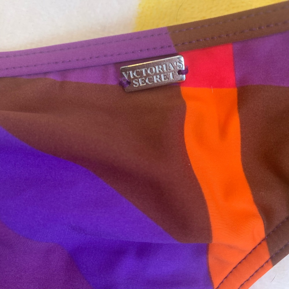 VS Bikini - Picture 2 of 4